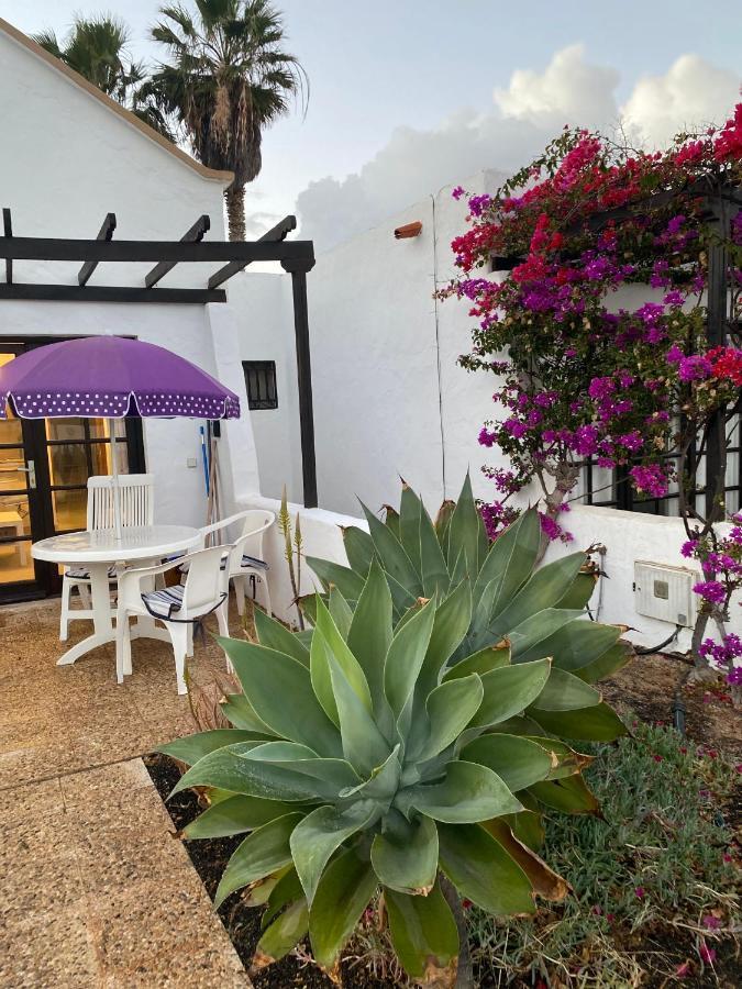 Estrella Del Mar 8. 1 Bedroom Villa With Pool And Gardens 300 Metres From The Beach Corralejo Bagian luar foto